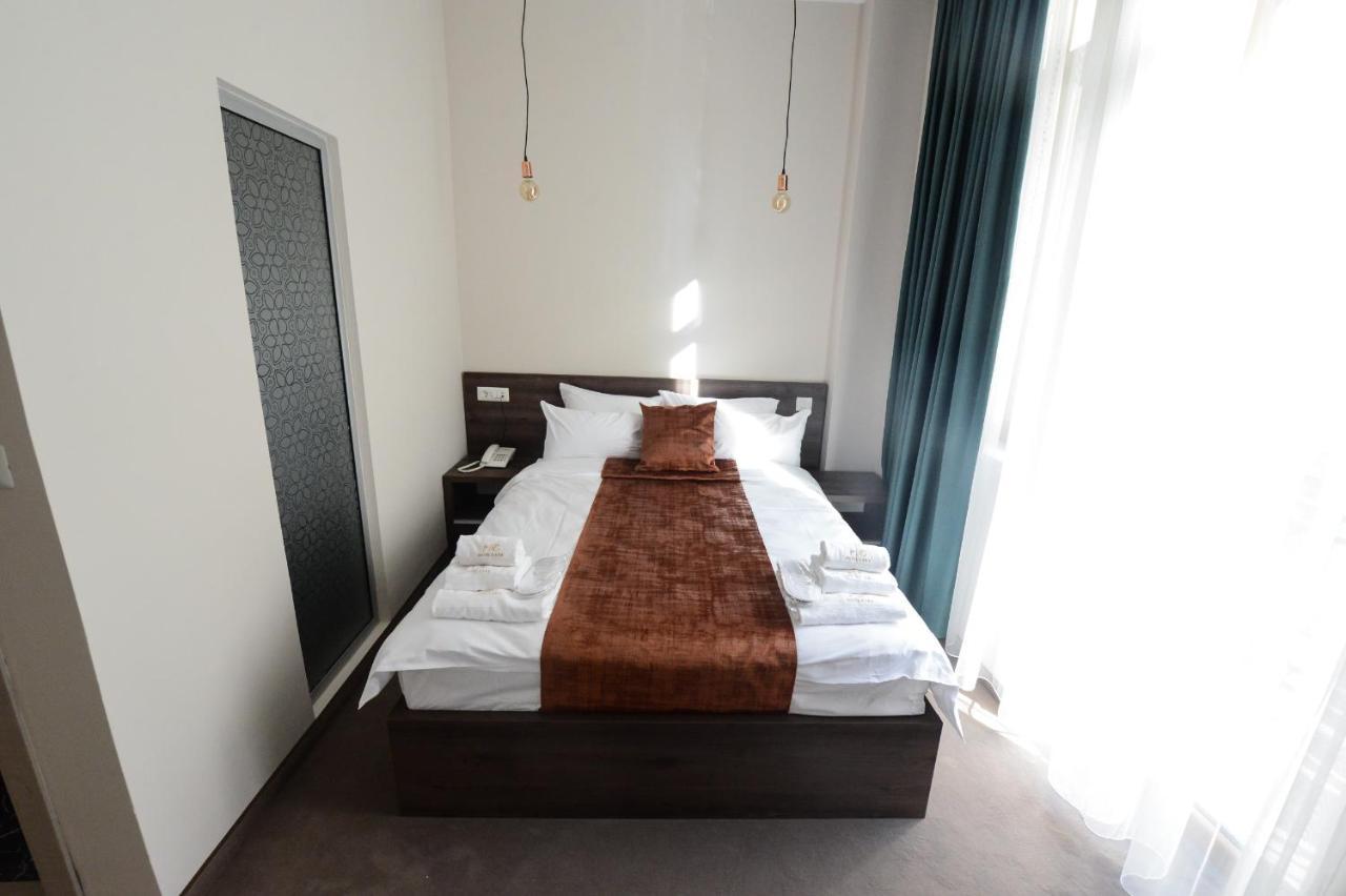 Hotel Cara 28 سكوبجي المظهر الخارجي الصورة