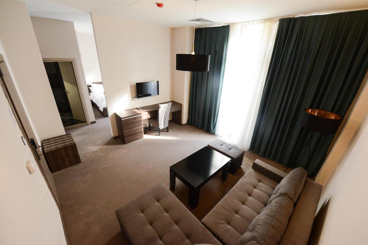 Hotel Cara 28 سكوبجي المظهر الخارجي الصورة