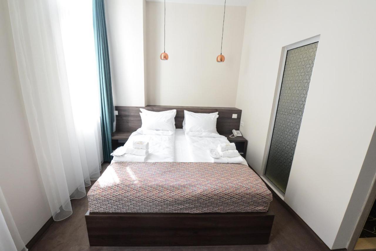 Hotel Cara 28 سكوبجي المظهر الخارجي الصورة