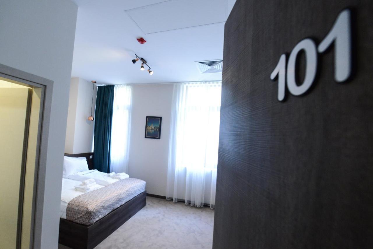 Hotel Cara 28 سكوبجي المظهر الخارجي الصورة